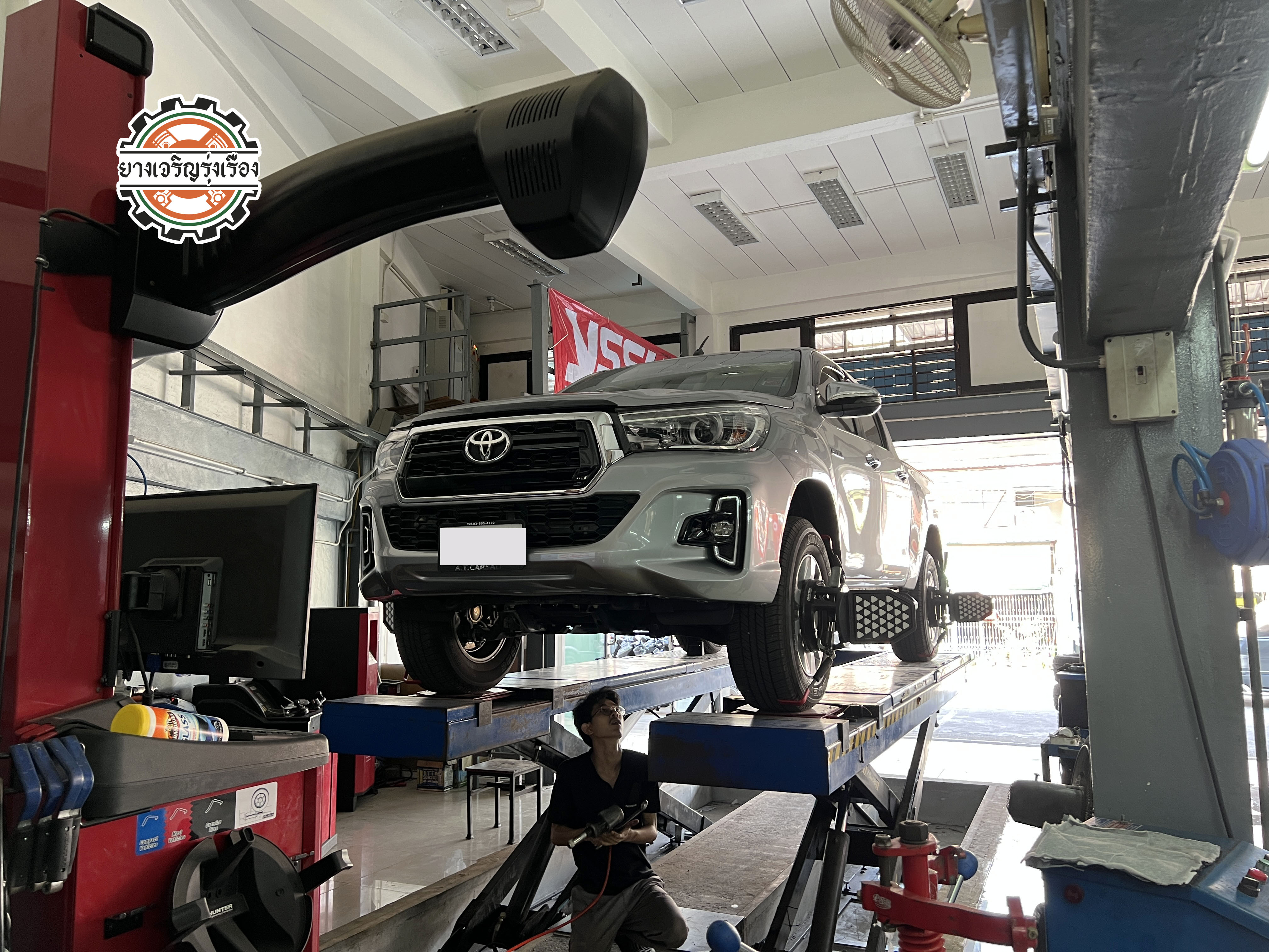 TOYOTA HILUX REVO Pre runner ลูกค้าเก่าติดใจโช๊คอัพ YSS ต้องการอัพเกรดช่วงล่างรถยนต์ให้นุ่ม ปลอดภัย เดินทางไกลสบาย เข้ารับบริการติดตั้งโช๊คอัพ พร้อมตั้งศูนย์ เนียน ครบ จบ TOYOTA HILUX REVO Pre runner ลูกค้าเก่าติดใจโช๊คอัพ YSS ต้องการอัพเกรดช่วงล่างรถยนต์ให้นุ่ม ปลอดภัย เดินทางไกลสบาย เข้ารับบริการติดตั้งโช๊คอัพ พร้อมตั้งศูนย์ เนียน ครบ จบ