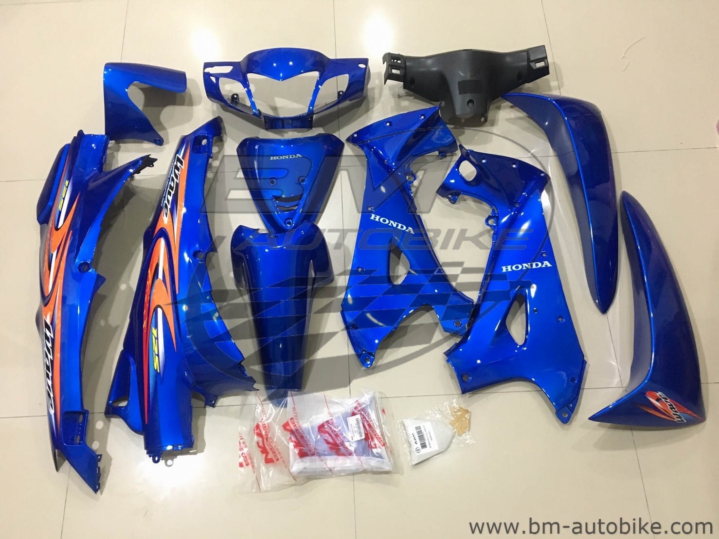 ชุดสี WAVE 125R สีน้ำเงินกุญแจใหญ่ + หน้ากากหลัง + อกไก่ 4,500 กรัม
