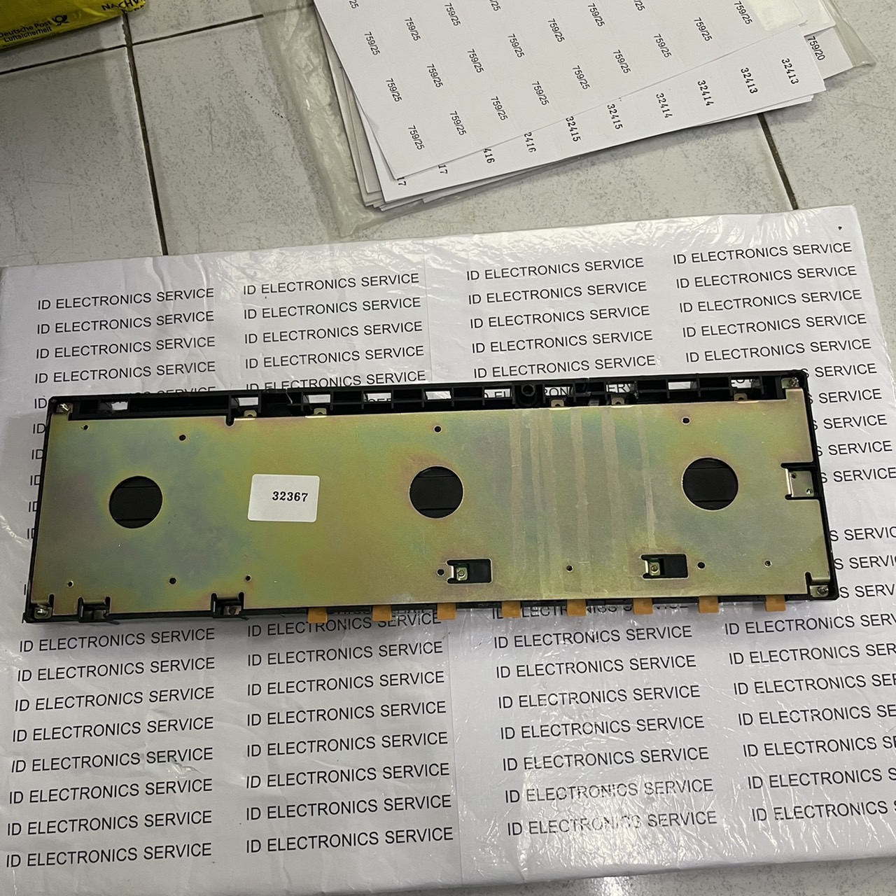 PLC " OMRON " MODEL : C200H-BC081-V2