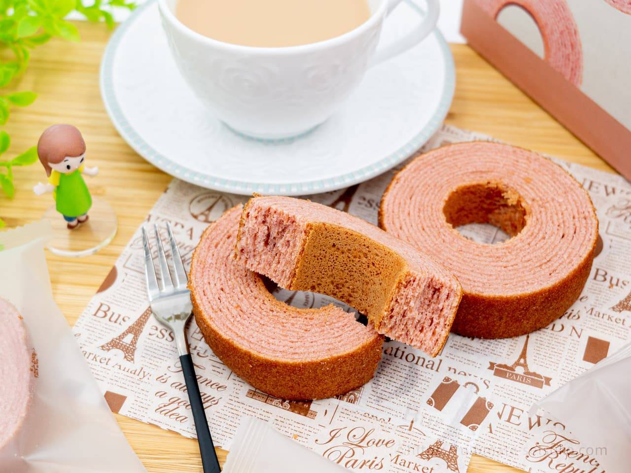 เค้กขอนไม้ MOIST AND SMOOTH Baumkuchen Strawberry