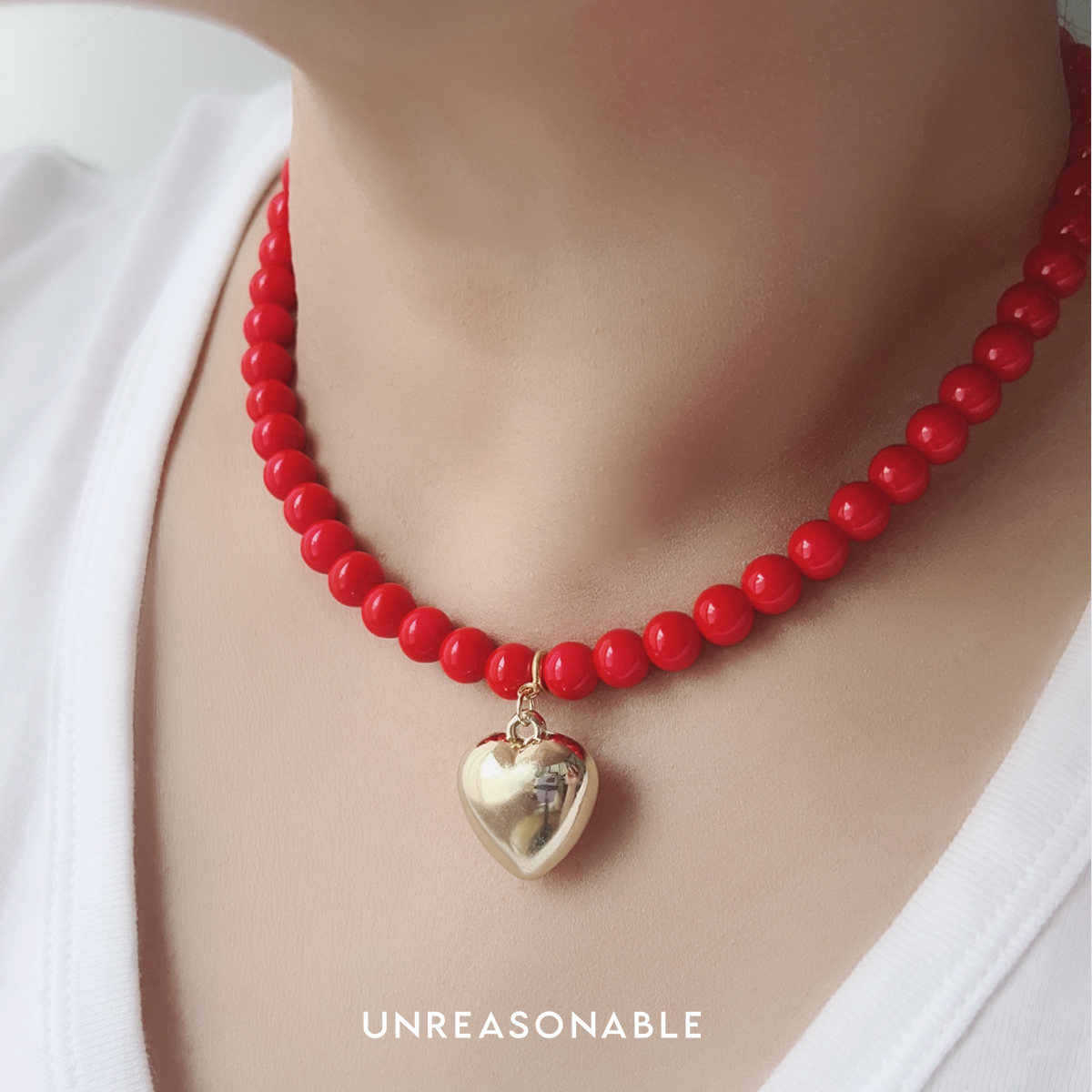 สร้อยคอสีแดง Bead 6 mm. พร้อมจี้สีทอง ถอดได้ UA1007-01 Unreasonable Accessories