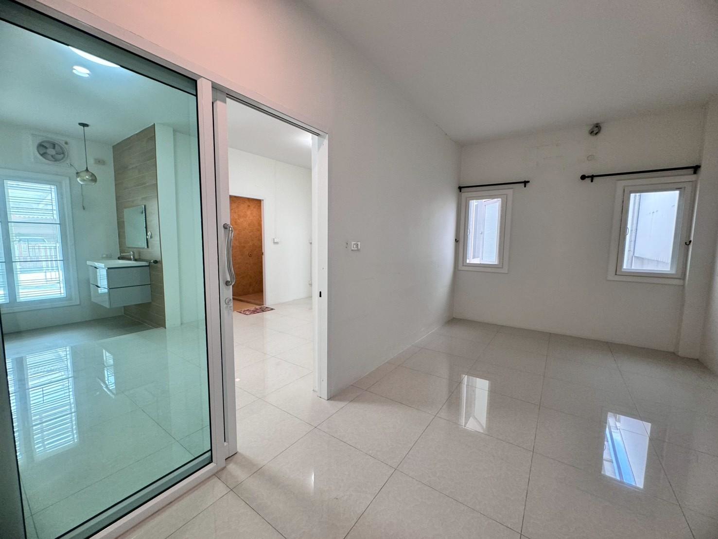 ขายบ้านเดี่ยว หมู่บ้าน บ้านฟ้าลากูน คลอง 2 ต่อเติมเต็มพื้นที่ (N.1909)