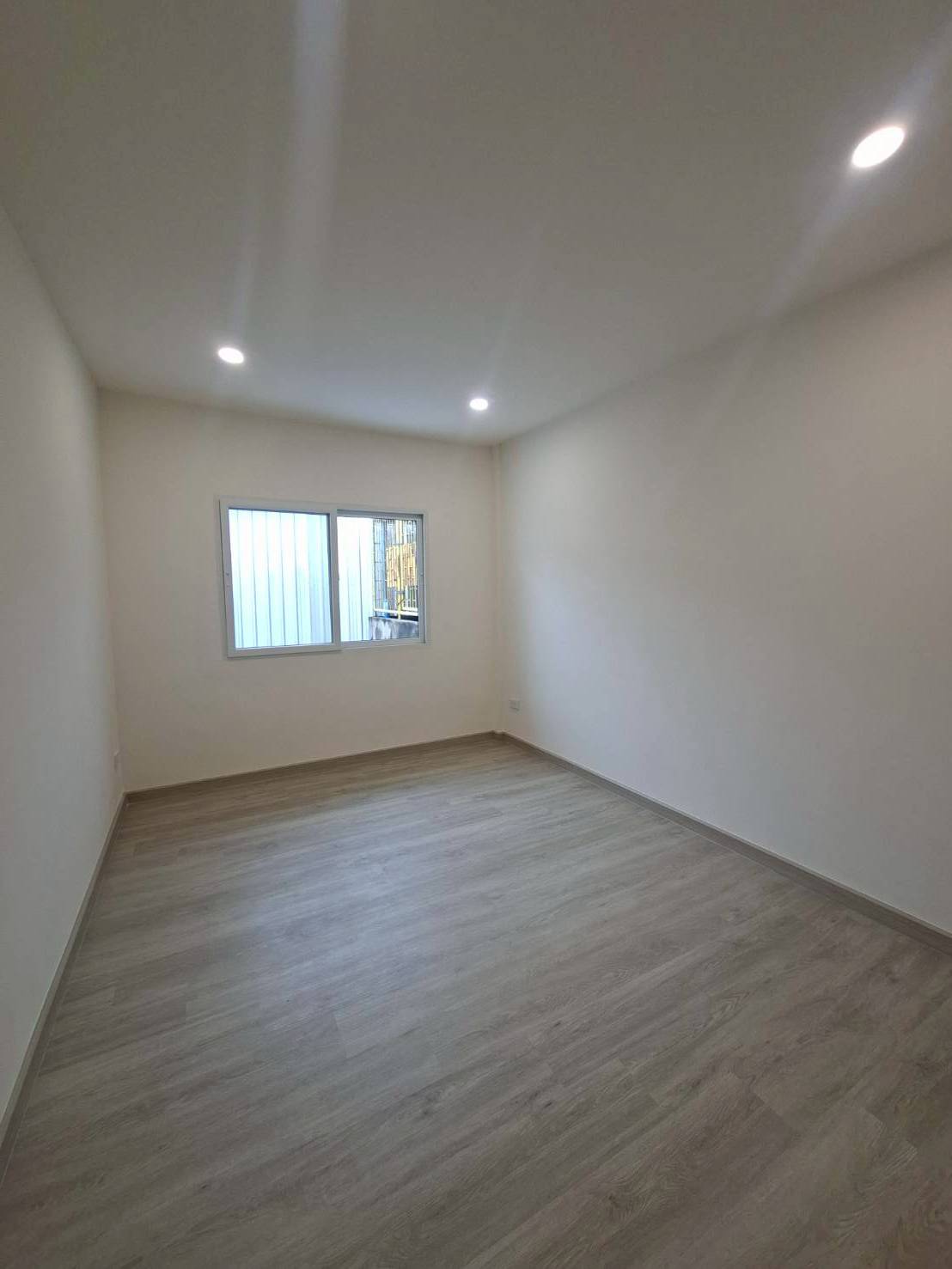 ขายทาวน์เฮ้าส์ 2 ชั้น ซอยอุดมสุข 47 รีโนเวทใหม่ทั้งหลังพร้อมอยู่ (N.1925)