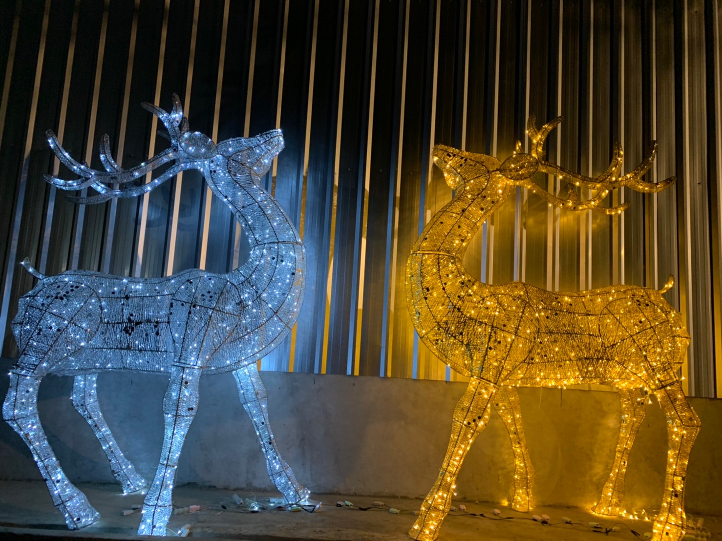 กวางคริสต์มาสขนาดใหญ่2.1เมตร"มีไฟ"