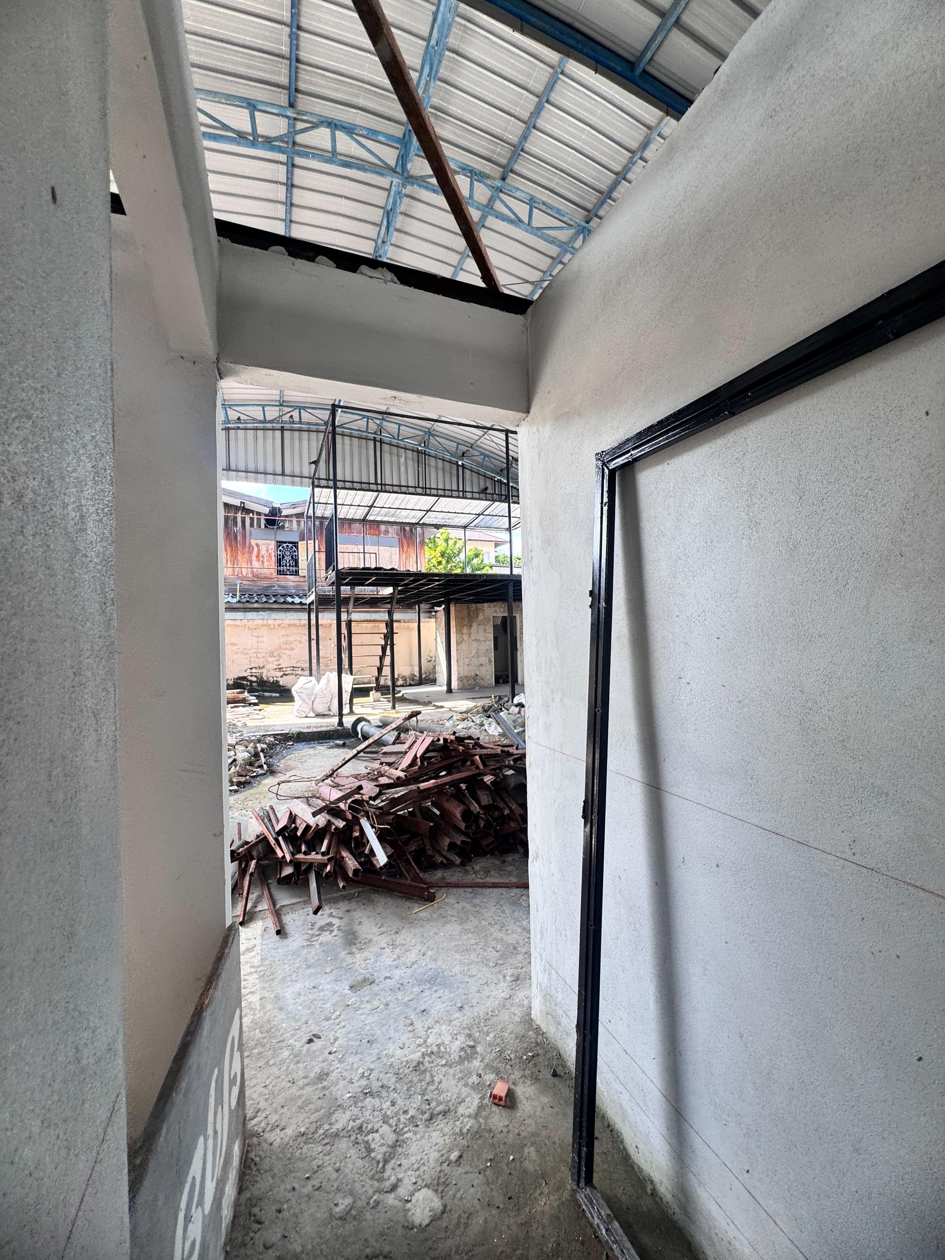 ให้เช่าโกดังซอยสุขุมวิท105 พื้นที่ 50 ตรว. โกดังลาซาล (N.1020)