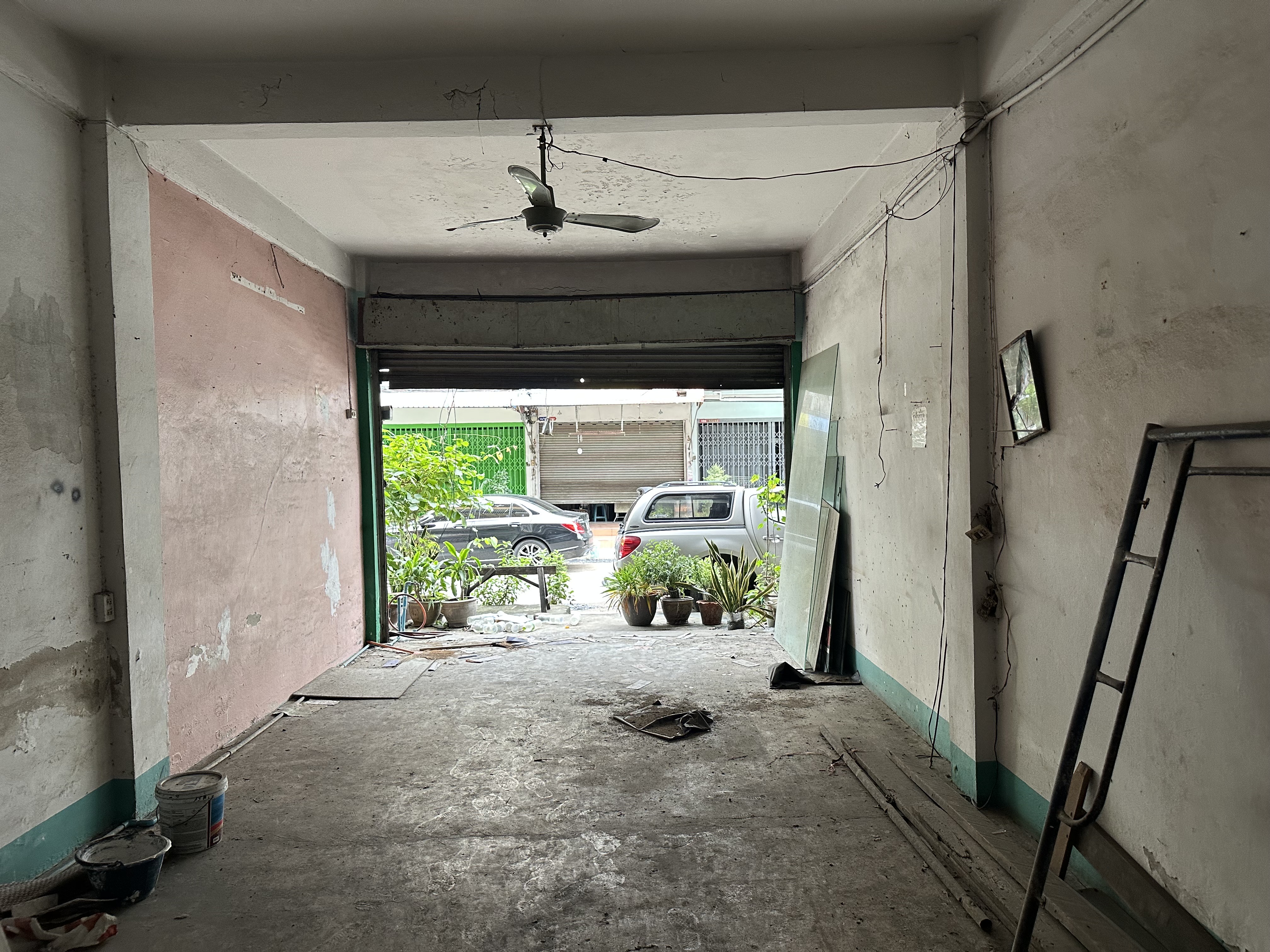 ขายอาคารพาณิชย์ 3 ชั้น ถ.ลาดพร้าว 62 หมู่บ้านตะวันรุ่ง ขนาด 15 ตรว. เหมาะสำหรับทำการค้า,สำนักงาน และพักอาศัย