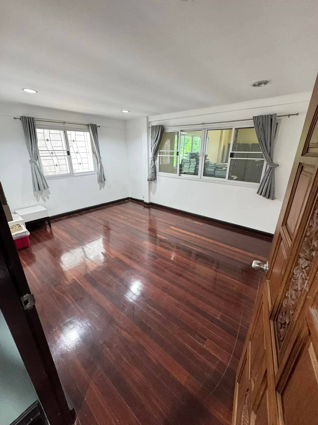 ให้เช่า บ้านเดี่ยวหมู่บ้านเมืองทอง 2 พัฒนาการ 53 หลังใหญ่พร้อมอยู่ (N.1571)