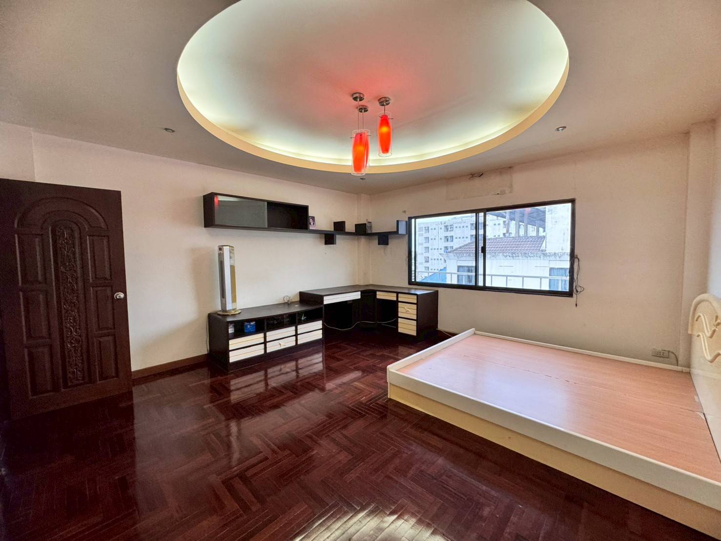 ให้เช่าอาคารพาณิชย์หลังมุม 2 คูหา 4 ชั้น ถนนอุดมสุข ทำเลดี (N.1865)