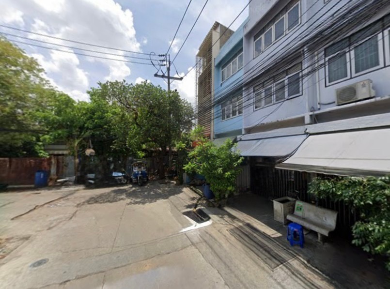 ขายตึกแถว ซอยวัดไผ่เงิน ถนนสาธุประดิษฐ์ 20 พร้อมผู้เช่า (N.1606)