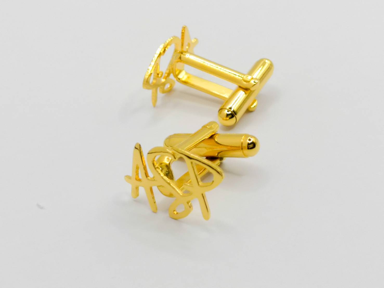 คัฟลิงค์ (Cufflinks)