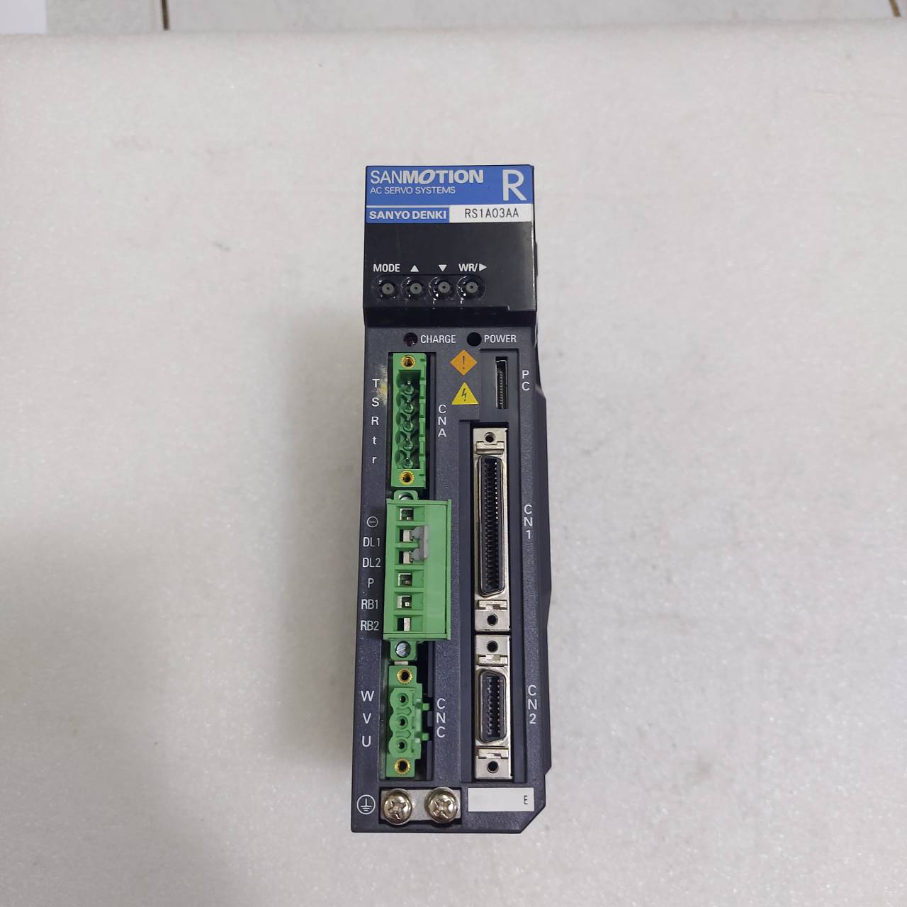 SERVO DRIVE " SANYO DENKI " MODEL : RS1A03AAW