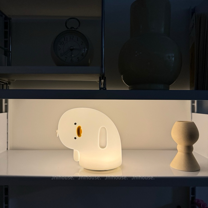 [พร้อมส่ง] Jnihouse : Curious duck - โคมไฟเป็ดนุ่ม