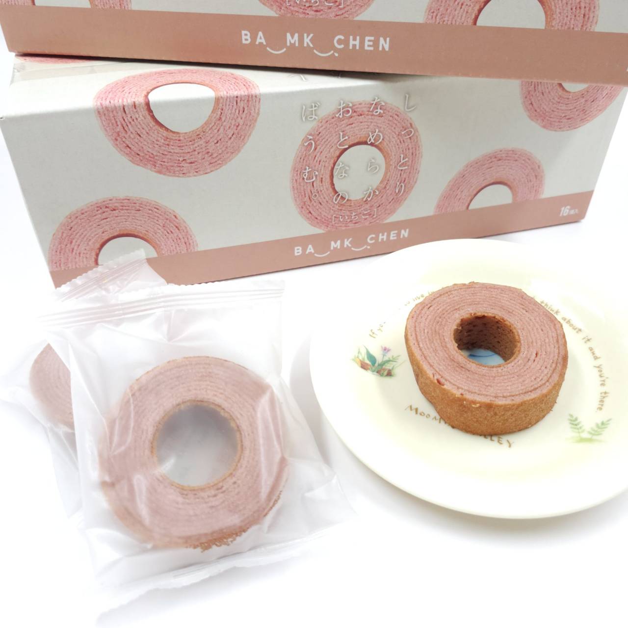 เค้กขอนไม้ MOIST AND SMOOTH Baumkuchen Strawberry