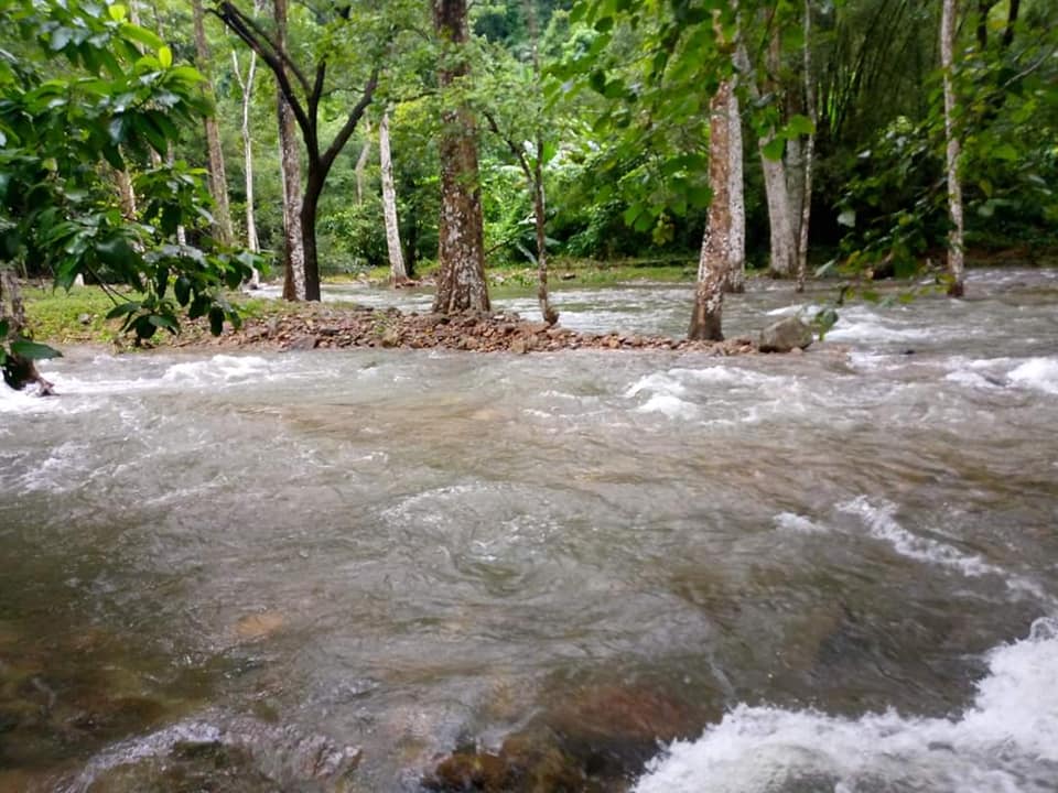 ที่ดินนครนายก ติดลำธารสวย บรรยากาศดีมากๆ วิวภูเขาล้อมพาโนราม่า ต.สาริกา อ.เมือง จ.นครนายก โฉนดครุฑแดง
