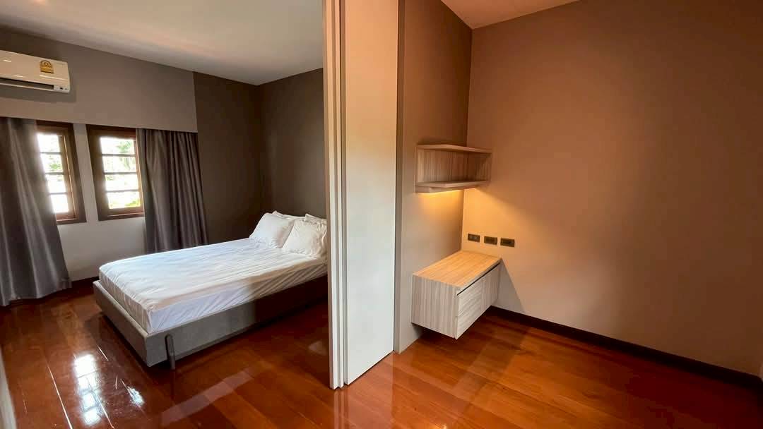 ให้เช่าบ้านเดี่ยว ในพื้นที่มีบ้าน 2 หลังติดกัน พร้อมสระว่ายน้ำ ใกล้พาราไดซ์พาร์ค พร้อมเข้าอยู่ (N.1691)