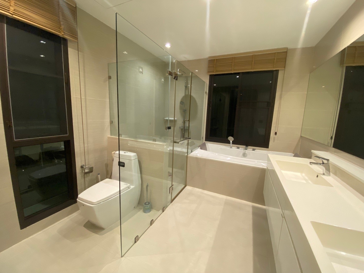 ขาย บ้านเดี่ยว 3 ชั้น เอคิว อาเบอร์ สวนหลวง ร. 9 – พัฒนาการ ใกล้พาราไดซ์พาร์ค ( N.1461 )