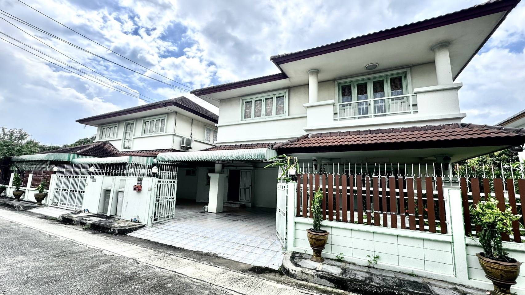 ขายบ้านเดี่ยว โรยัล ปาร์ค วิลล์ สุวินทวงศ์ (Royal Park Ville Suwinthawong) บ้านเดี่ยว 2 ชั้น 2 หลังติด 6 ห้องนอน 4 ห้องน้ำ 3 ที่จอดรถ