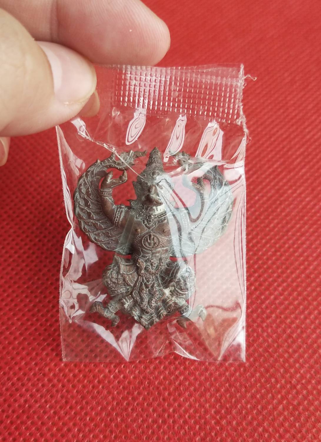 พญาสุบรรณครุฑ รุ่นแรก หลวงพ่อวิชิต วัดป่าเขาปลวก จ.บุรีรัมย์ ปี 2564