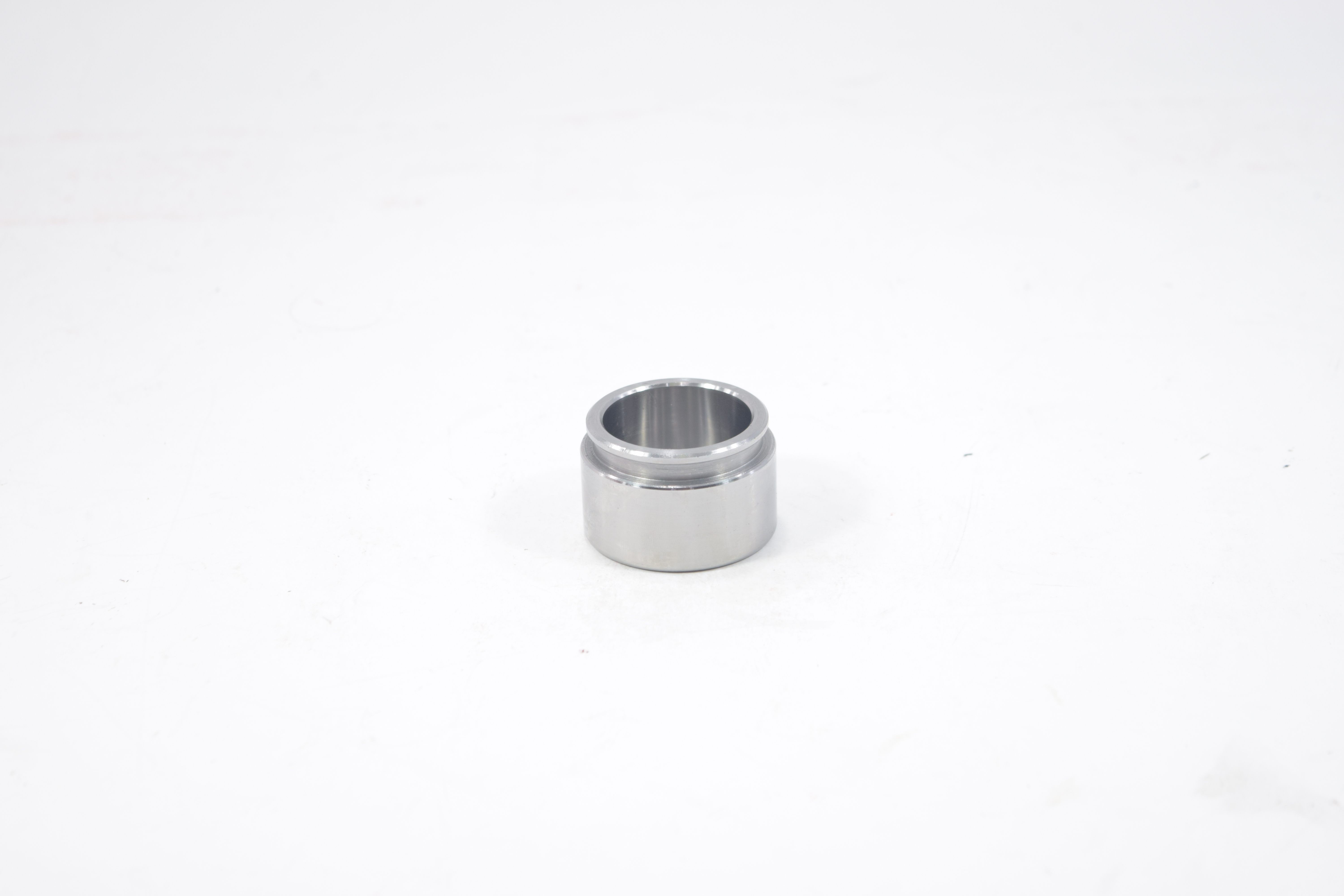 ลูกสูบดิสเบรค TOYOTA LANDCRUISER ตัวหลัง / โตโยต้า / 3PD-2955 / 47731 - 60020 / ขนาด วงนอก 45.30 / สูง 29.25 (จำนวน 1 ชิ้น) (CALIPER PISTON)