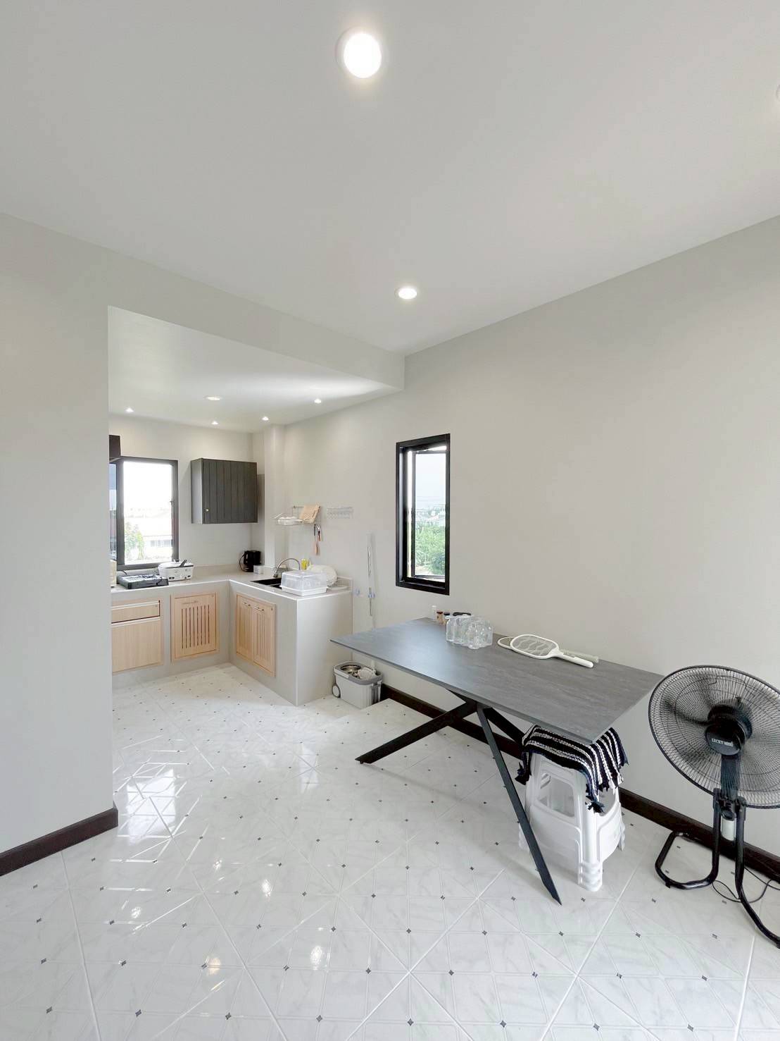 ให้เช่าทาวน์โฮม 3 ชั้น ใกล้หมู่บ้านนักกีฬาแหลมทอง บ้านรีโนเวทใหม่พร้อมอยู่ (N.1874)