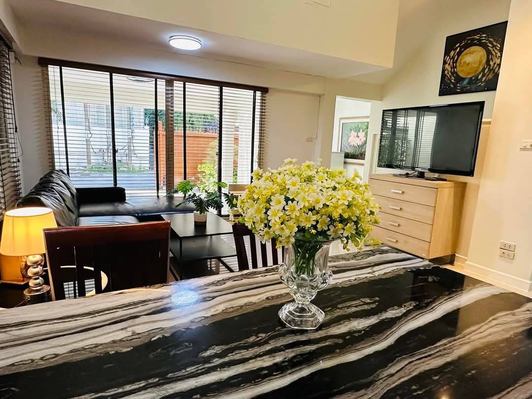 ให้เช่าบ้านเดี่ยว 4 ชั้น ถ.สุขุมวิท 31 เเยก 2 เขตวัฒนา ใกล้เอ็มโพเรียม (N.1516)