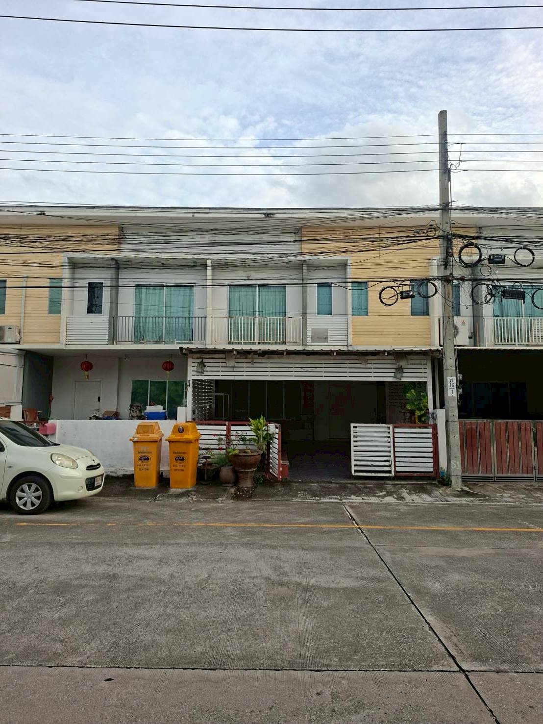 ให้เช่าทาวน์เฮ้าส์ 2 ชั้น หมู่บ้านเดอะคอนเนค 12a กิ่งแก้ว 37 หน้าบ้านติดสวน (N.1817)