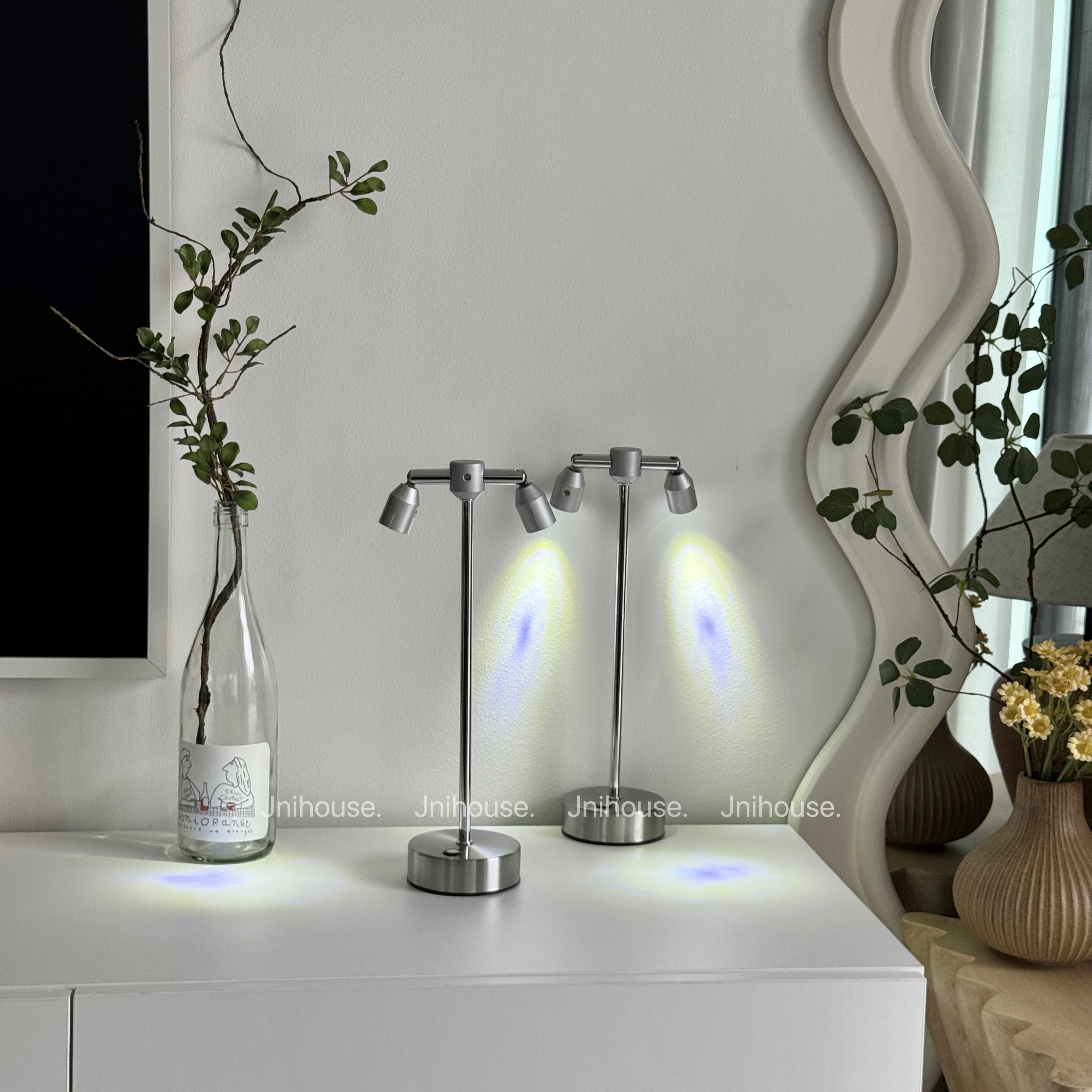 [พร้อมส่ง] Jnihouse : Adjustable LED Lamp โคมไฟตั้งโต๊ะ