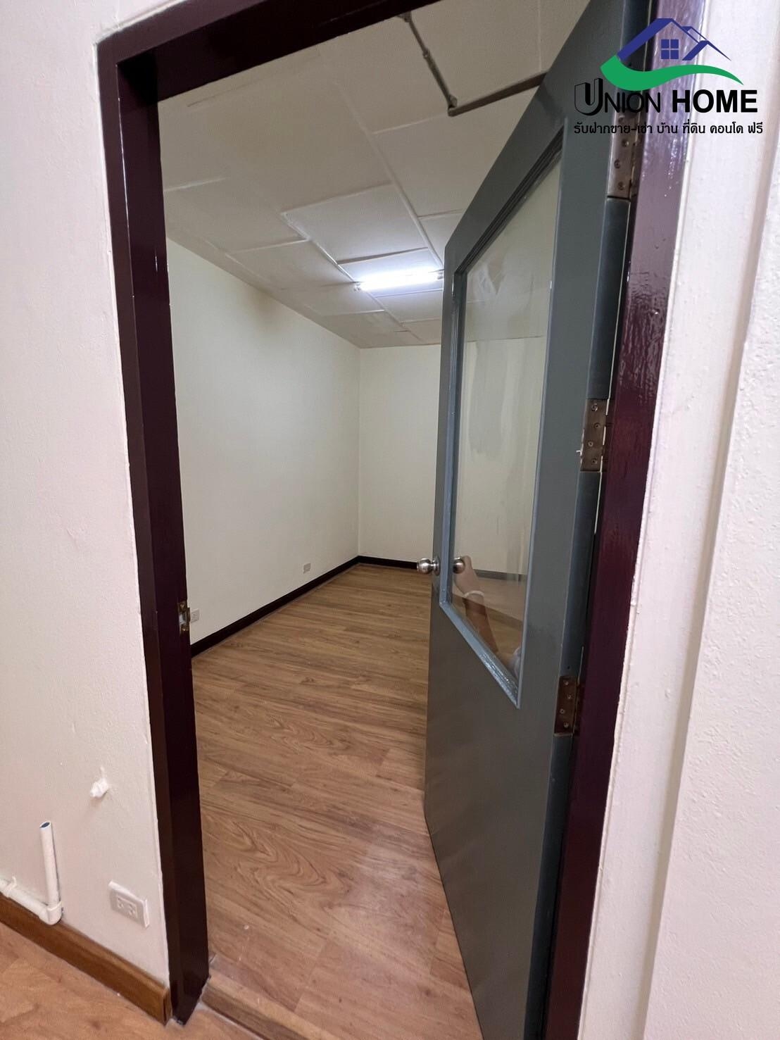 ขายอาคารพาณิชย์ 2 คูหา 3.5ชั้น-ดาดฟ้า หมู่บ้านเสรี ซอยอ่อนนุช70/1 (N.1389)