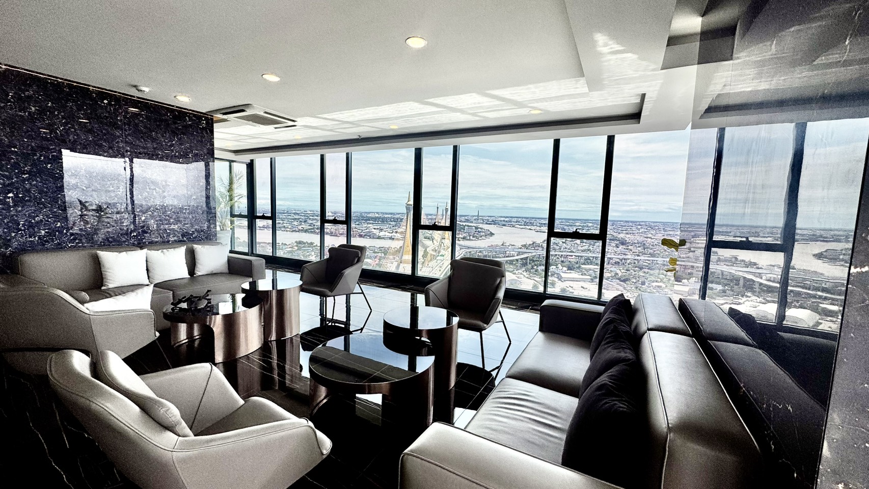 💎 Sapphire Rama 3 – The Riverside Luxury Bangkok Thailand Condominium 💎 “Invest today — live luxuriously, earn steadily.” ✨ Ready to move in!