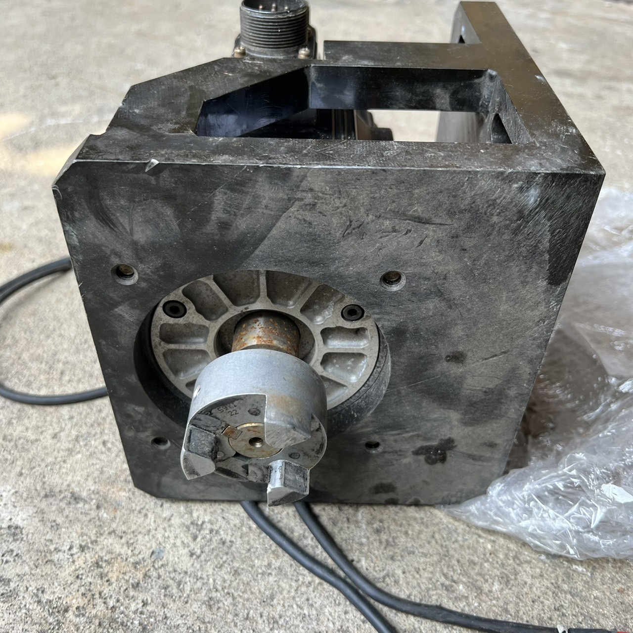 SGMGH-13A2A5B SERVO MOTOR "YASKAWA"