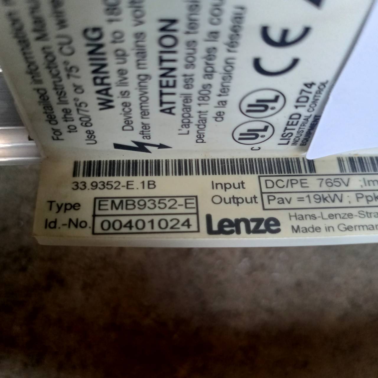 SERVO DRIVE " LENZE " MODEL : EMB9352-E