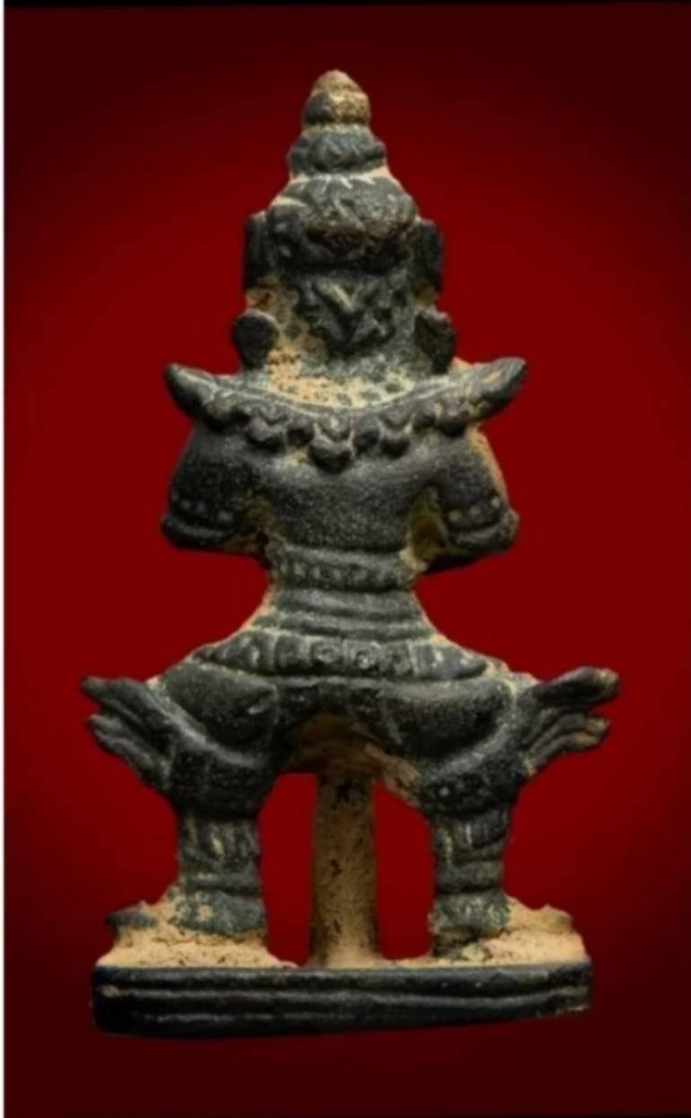 ท้าวเวสสุวรรณ รุ่นเทพสถิตย์ วัดสุทัศน์ (ตอก9โค๊ต ใต้ฐาน) ปี2544 หลวงปู่หมุนเสก