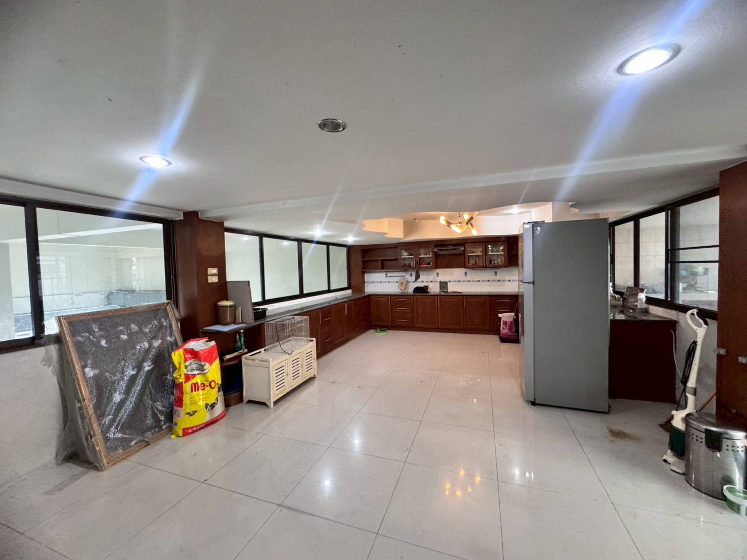 ให้เช่าอาคารพาณิชย์หลังมุม 2 คูหา 4 ชั้น ถนนอุดมสุข ทำเลดี (N.1865)