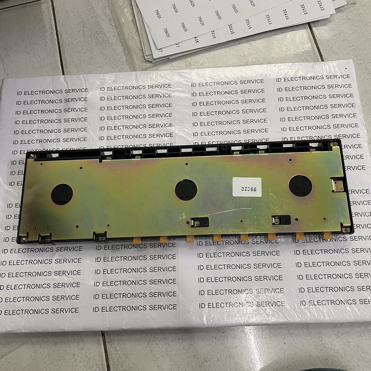 PLC " OMRON " MODEL : C200H-BC081-V2