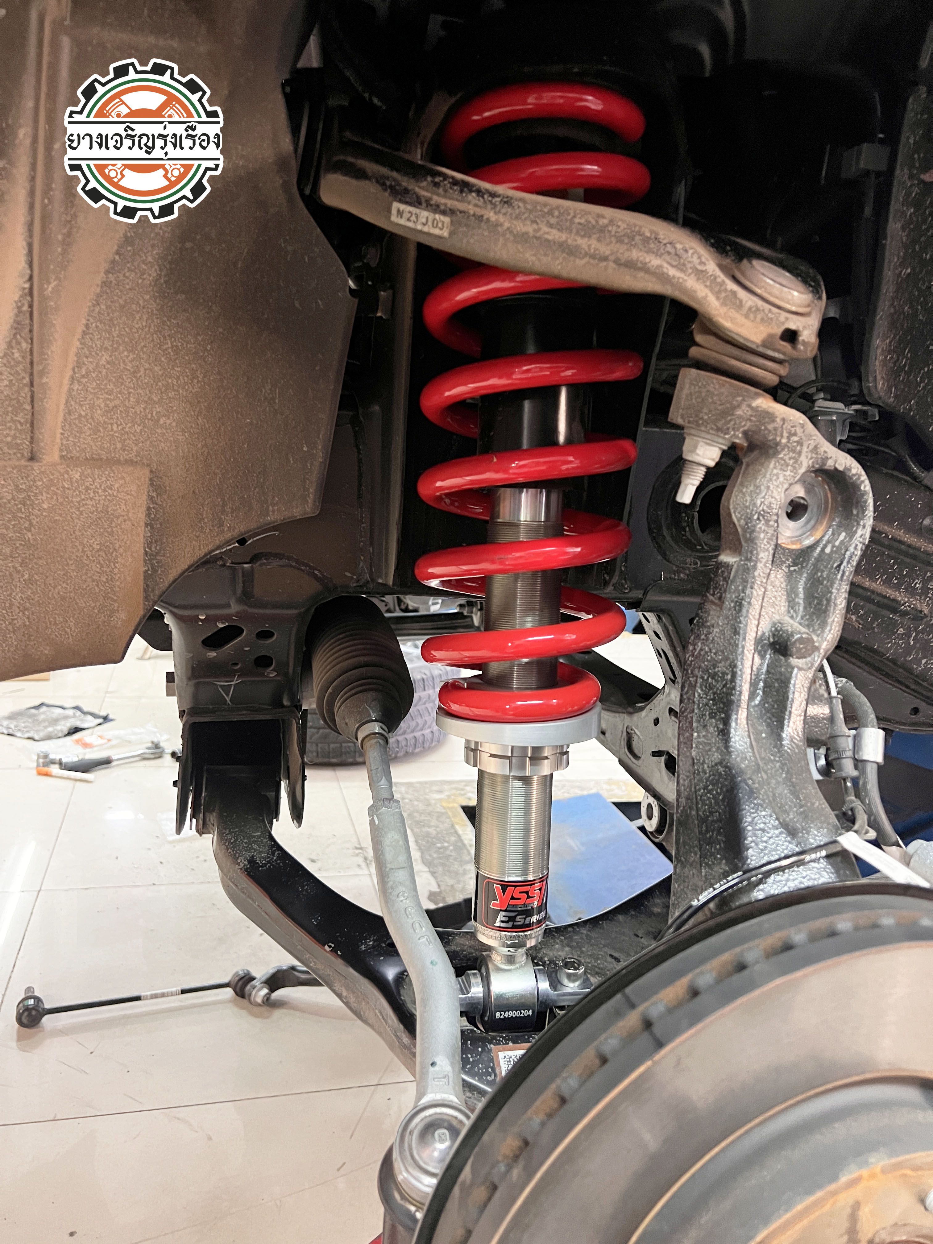 FORD EVEREST อัพเกรดโช้คอัพ YSS E SERIES พร้อมเพิ่ม Yss spring performance เพิ่มความกระชับขับสนุกขึ้น [+] โช้คอัพ YSS E SERIES ทั้งชุด หน้า-หลัง [+] SPRING YSS SPROT SERIES ทั้งชุด หน้า-หลัง 🔩พร้อมบริการติดตั้ง + Set up ให้เหมาะกับยาง 🔩 ขับสนุกด้วยบริการ ตั้งศูนย์ละเอียดให้เหมาะกับการใช้งานและลักษณะของช่วงล่าง 𝙊𝙪𝙧 𝙎𝙚𝙧𝙫𝙞𝙘𝙚 บริการทางร้าน เรารับทำอะไรบ้าง 🔧 ติดตั้งยางแบบไร้รอย 100% 🔧 บริการสลับยาง ตามอายุ 🔧 มียางรถยนต์ทุกยี่ห้อให้เลือกซื้อ 🔧 เช็คช่วงล่าง แก้ปัญหาให้ตรงจุด 🔧 บริการล้างลิ้นปีกผีเสื้อ 🔧 บริการเช็คระยะรถยนต์ 🔧 เปลี่ยนถ่ายของเหลวทั้งระบบ 🔧 ตั้งศูนย์ด้วยเครื่อง HUNTER นำเข้าจาก USA สอบถามข้อมูลเพิ่มเติม หรือนัดหมายเข้ารับบริการ Tel : 08-6569-1915 Tel : 08-6544-5963 Line id : @88rw Tiktok : https://www.tiktok.com/@88rwycrr Youtube : https://youtube.com/@88rw Facebook : https://www.facebook.com/88rwtire Location : https://goo.gl/maps/HrNUAZXPN94KvxZ98?coh=178573&entry=tt #รถยนต์มีปัญหาไม่รู้ต้องแก้ตรงไหน ทางเรายินดี ตรวจหาปัญหาและหาวิธีแก้ บอกลูกค้าก่อนลงมือทำเสมอราคาเป็นธรรมไม่เอาเปรียบ สบายใจคุณลูกค้า ---------------------------------- ดูแลให้คำปรึกษาทุกปัญหาคาใจ ไม่ทิ้งลูกค้า มีบริการหลังการขาย 【ให้ผู้เชี่ยวชาญของเรา ดูแลรถคุณ】 ร้านยางเจริญรุ่งเรือง ยินดีต้อนรับครับ ---------------------------------- #โช๊คอัพรถยนต์ #monroe #yss #kayaba #profender #ร้านยางเจริญรุ่งเรือง #นนทบุรี #งามวงศ์วาน #amsfix #บริการช่วงล่างรถยนต์ #ซ่อมบำรุงช่วงล่าง #เซทอัพโช๊คอัพรถยนต์