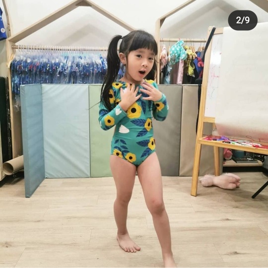 ชุดว่ายน้ำเด็กหญิง ชุดว่ายน้ำเด็กสีชมพู ชุดว่ายน้ำบอดี้สูท ลายกระต่ายน่ารัก พร้อมหมวกปีก กันยูวี งานส่งออก upf50+ งานดีมาก ผ้าหนา ชุดว่ายน้ำเด็กหญิงพร้อมส่ง