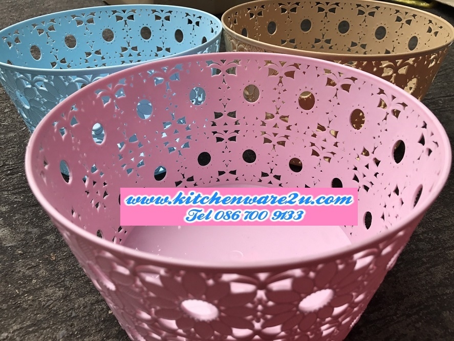 P10313 ตะแกรงกลม ลายฉลุ (22*22*12 cm) สีหวาน สวย (ราคาส่งต่อ 1 โหล: 12 ชุด ขายส่งทุกอย่าง 20 บาท)
