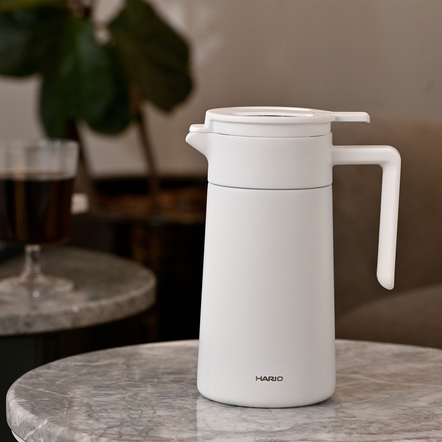 เหยือกน้ำ Hario Thermal Server with Ceramic Coating White 600 ml.
