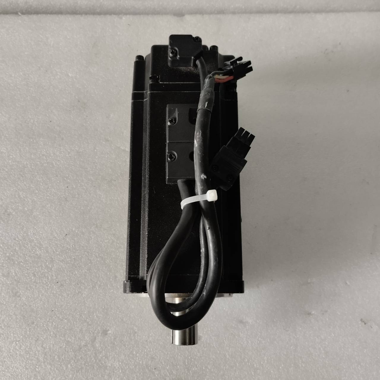 SERVO MOTOR " DELTA " MODEL : ECMA-C20807SS