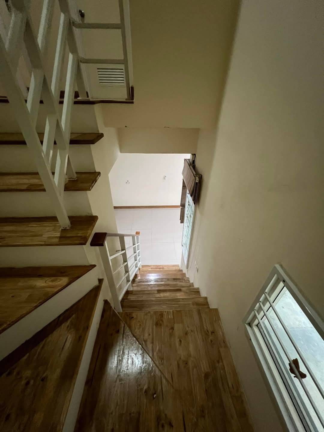 ขายทาวน์เฮ้าส์ หมู่บ้าน โกลเด้น ทาวน์ บางนา-กิ่งแก้ว บ้านหลังมุม ขายพร้อมผู้เช่า (N.1574)