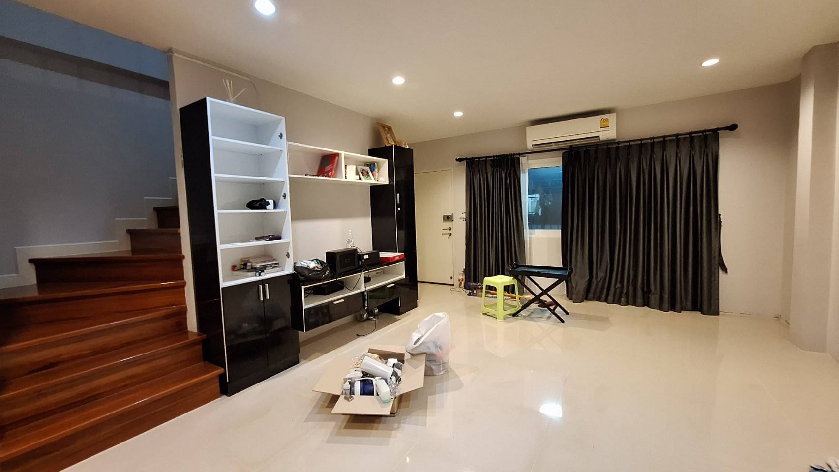 ขายทาวน์เฮ้าส์ หมู่บ้านดิ เอ็กซ์คลูซีฟ พัฒนาการ 44 (The Exclusive Village - Pattanakarn 44) (N.942)