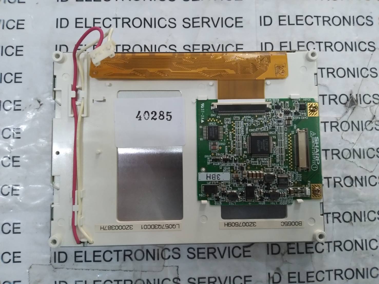 LCD PANEL " SHARP " MODEL : LQ057Q3DC01