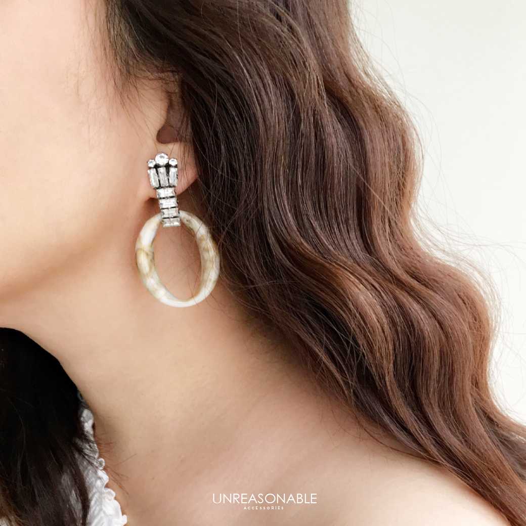 ต่างหู สีนูด น้ำหนักเบา สวยใส่สบาย UA0710-01 Unreasonable Accessories