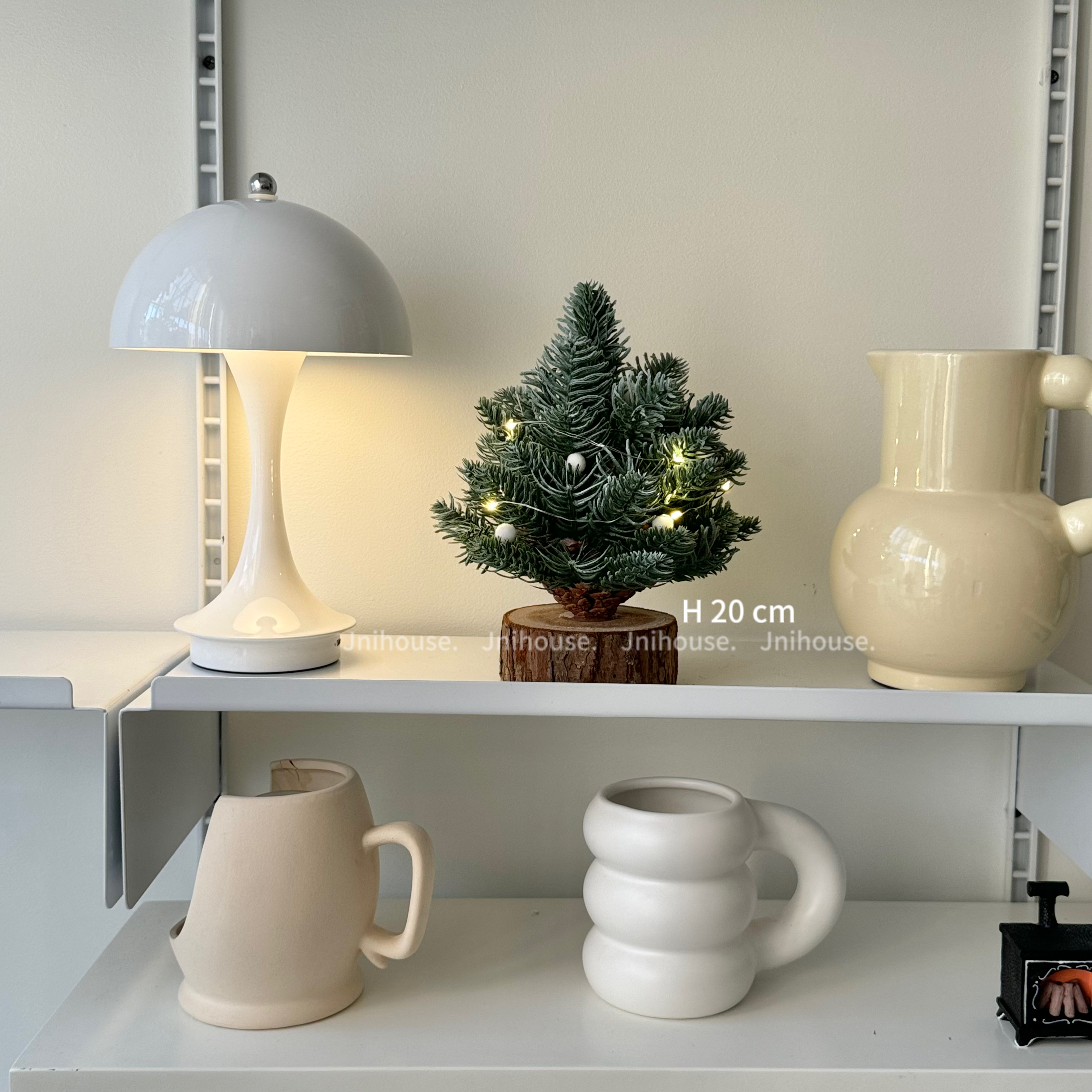 [พร้อมส่ง] ต้นคริสต์มาสพร้อมไฟประดับ (Wooden Base Pine Tree)