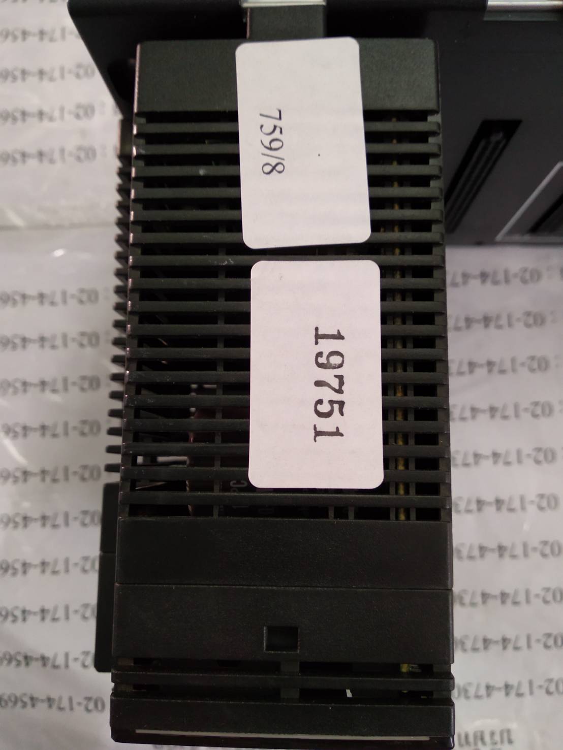 PLC " GE FANUC " MODEL : IC693PWR330G