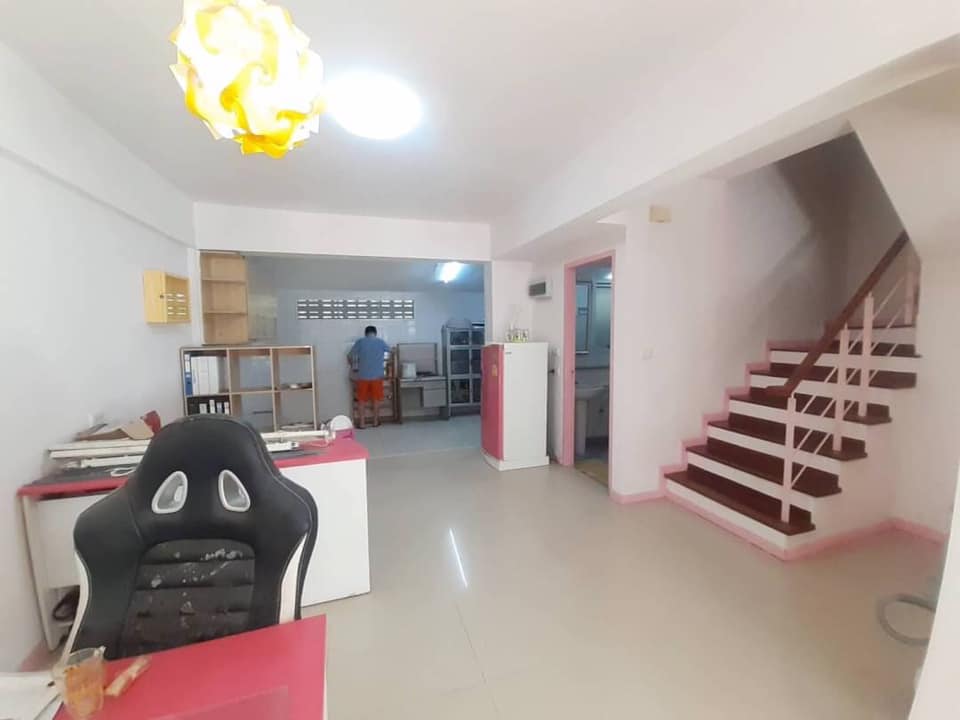 ขายด่วน ศุภาลัยซิตี้โฮม ลาซาล 20 ตรว. 3 ชั้น ถนนกว้าง (ทำเลดีเกินคาด) (ต่อรองได้) (N.256)