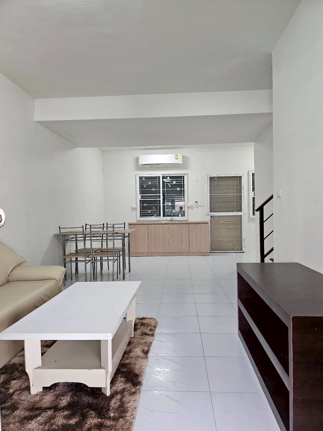 ให้เช่าทาวเฮ้าส์ 2 ชั้น หมู่บ้านพฤกษา 86/1 ซอยลาดกระบัง 54 ใกล้สนามบินสุวรรณภูมิ (N.1867)