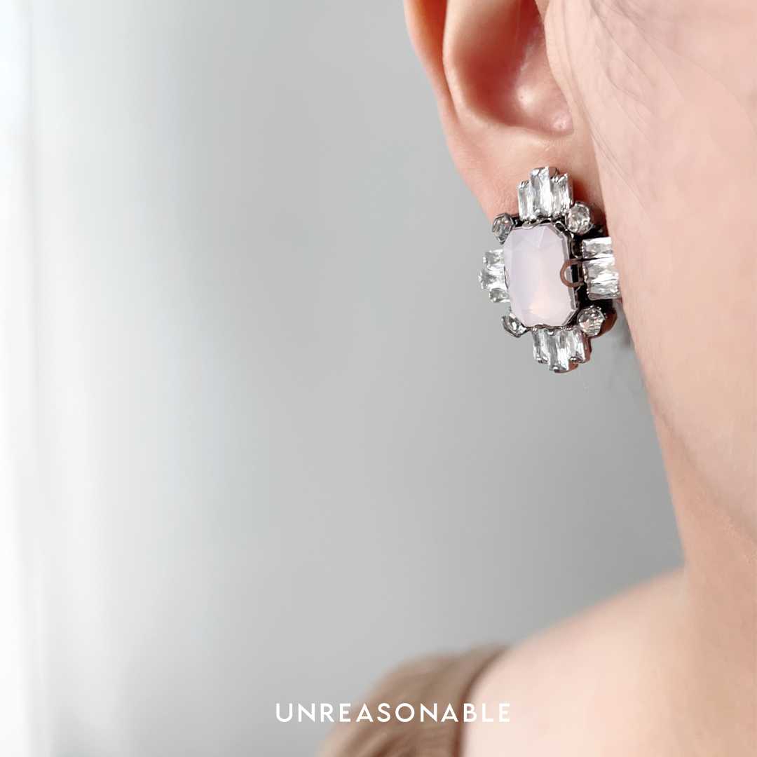 ต่างหู พลอย สีชมพู Milky Glass Pink Stud Crystal earrings UA0907-01 Unreasonable Accessories