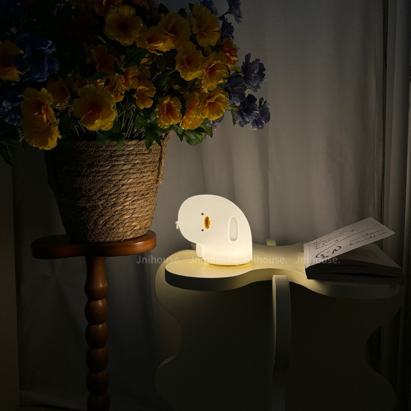 [พร้อมส่ง] Jnihouse : Curious duck - โคมไฟเป็ดนุ่ม