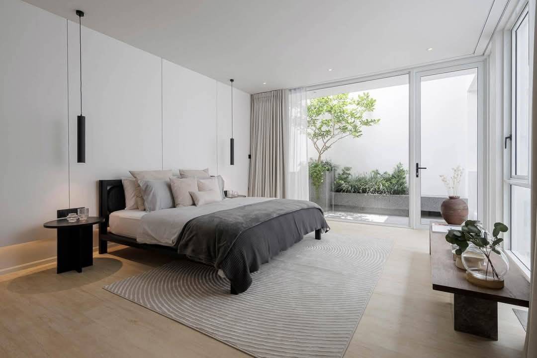 ให้เช่าบ้านหรู3ชั้น พร้อมลิฟท์ ติดเมกาบางนา ตกแต่งครบพร้อมอยู่ ค่าเช่า 400,000 บาท บางพลี สมุทรปราการ (N.1514)